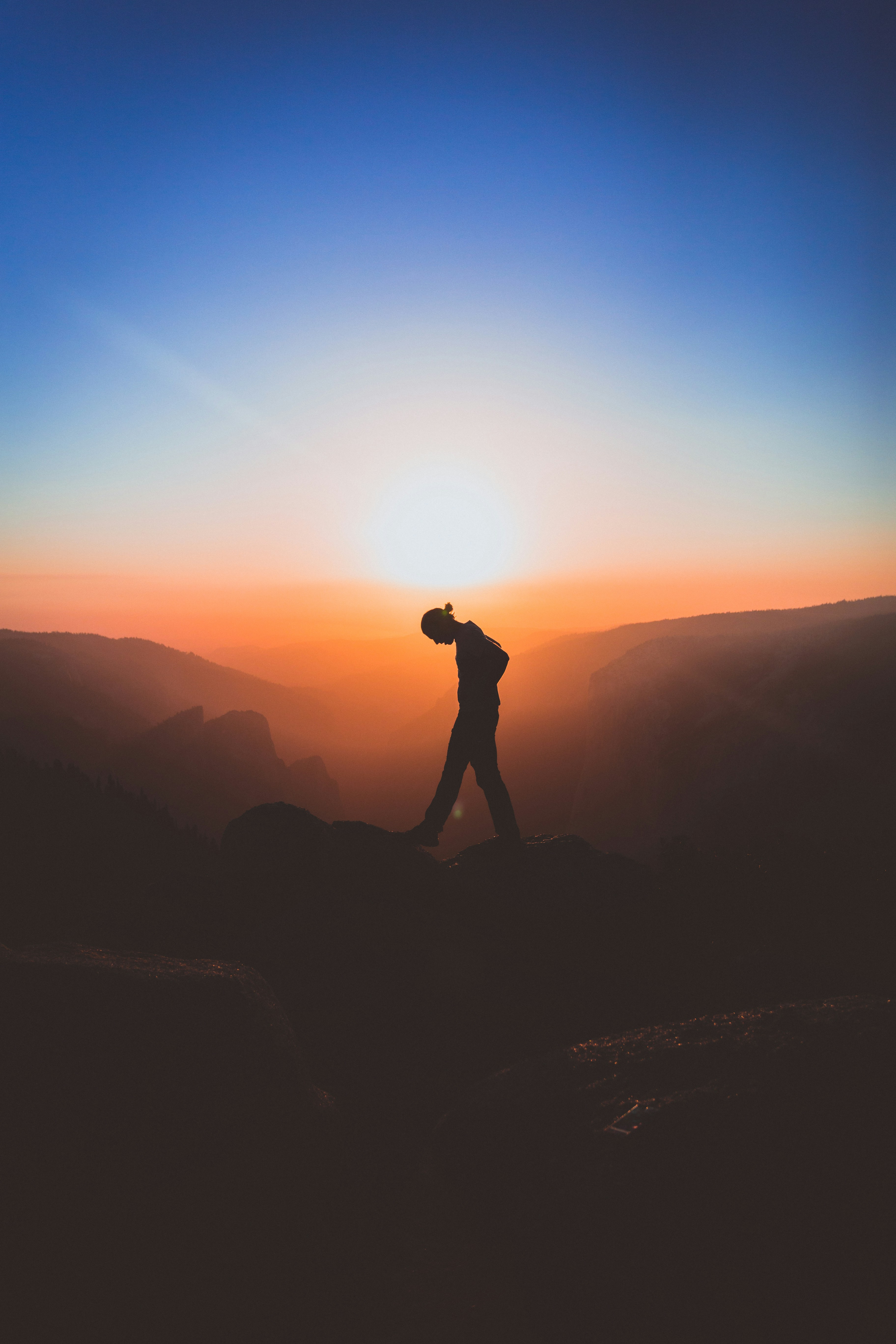 Harnessing the Power of Multi-Agent Systems for Business Insight Generation